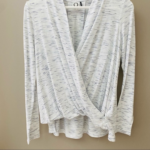 Akem + Kin by Anthro. Wrap Long Sleeve Top Gray Sz XXS - Picture 3 of 9
